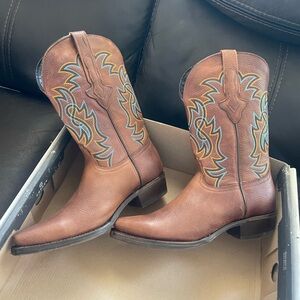 Dingo Brown Leather Western Boots with Embroidered Accents